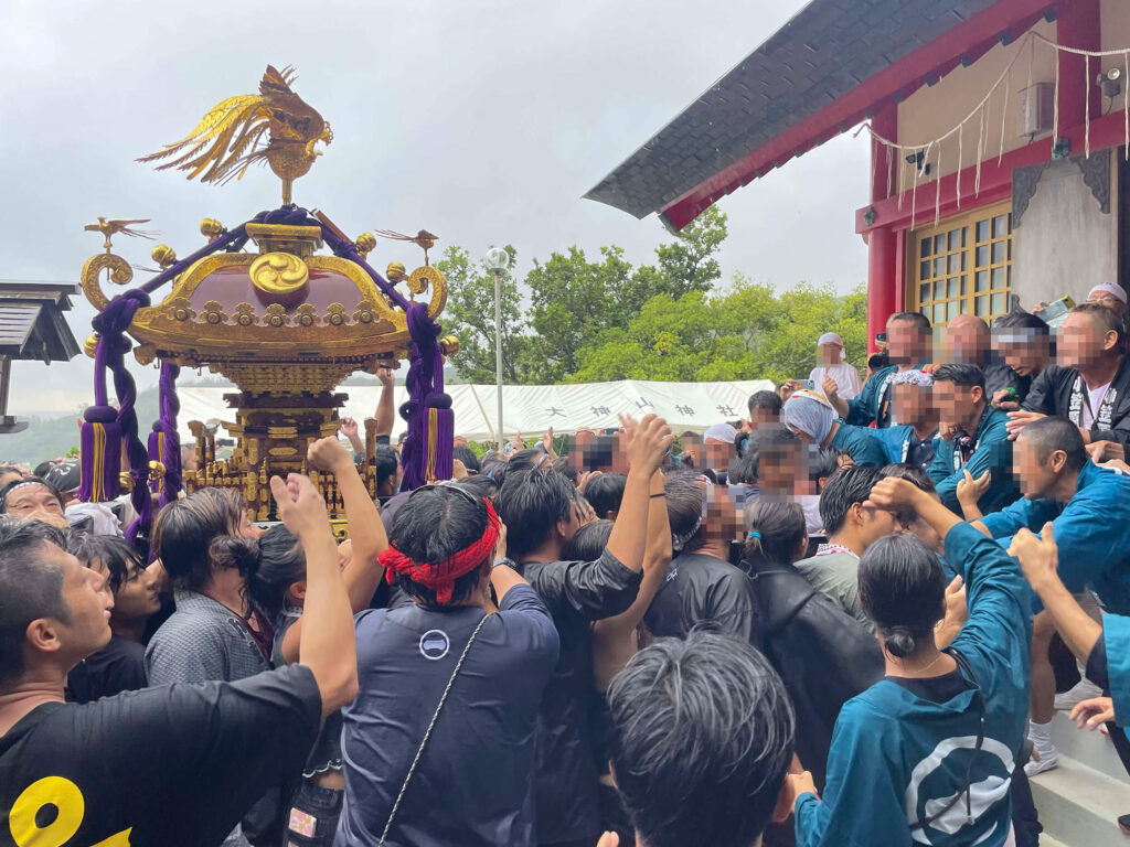 神輿巡行・宮入り